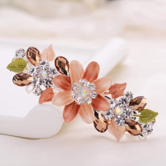 Stunning Womens Barrette Floral Design 3.2 “l x 1.5” w - Picture 2 of 6